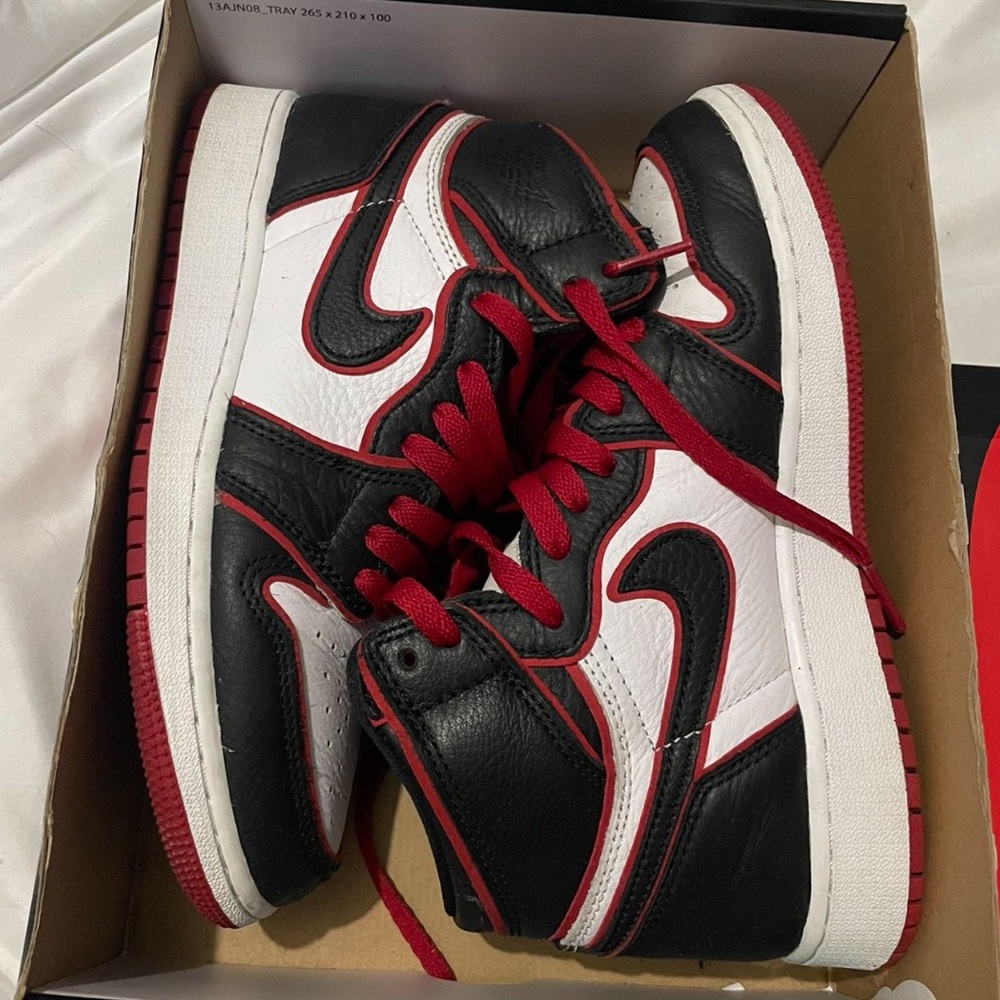 Nike Air Jordan 1 Retro High OG Box